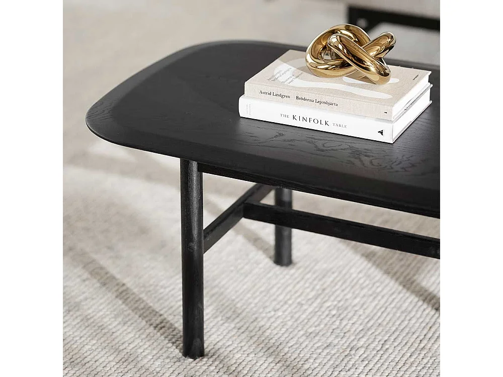 Schwarzer Couchtisch in modernem Design Eiche Massivholz