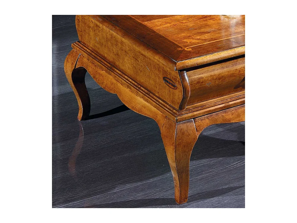 Wohnzimmer Couchtisch im italienischen Design Nussbaum lackiert