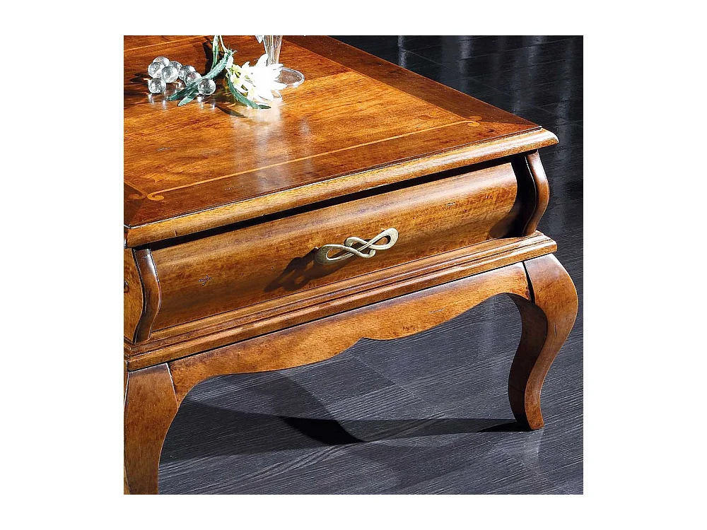 Wohnzimmer Couchtisch im italienischen Design Nussbaum lackiert