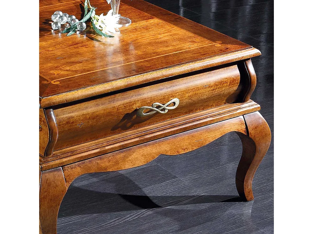 Wohnzimmer Couchtisch im italienischen Design Nussbaum lackiert