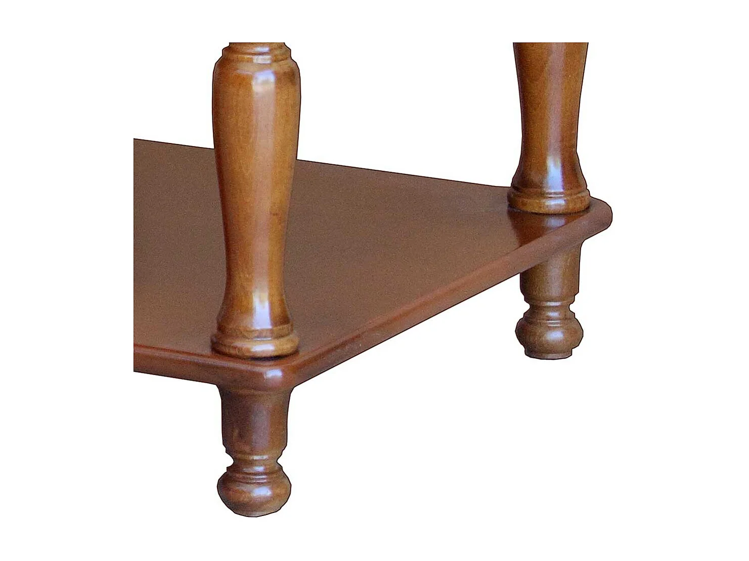 Klassischer Holz Sofatisch in Nussbaumfarben furniert lackiert