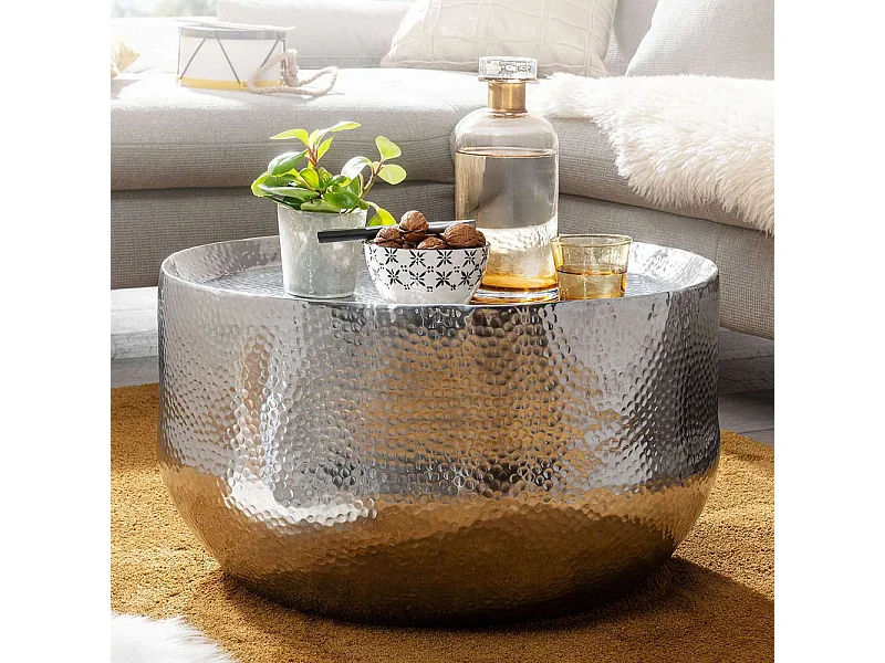 Designcouchtisch Silber aus Aluminium Hammerschlag Optik