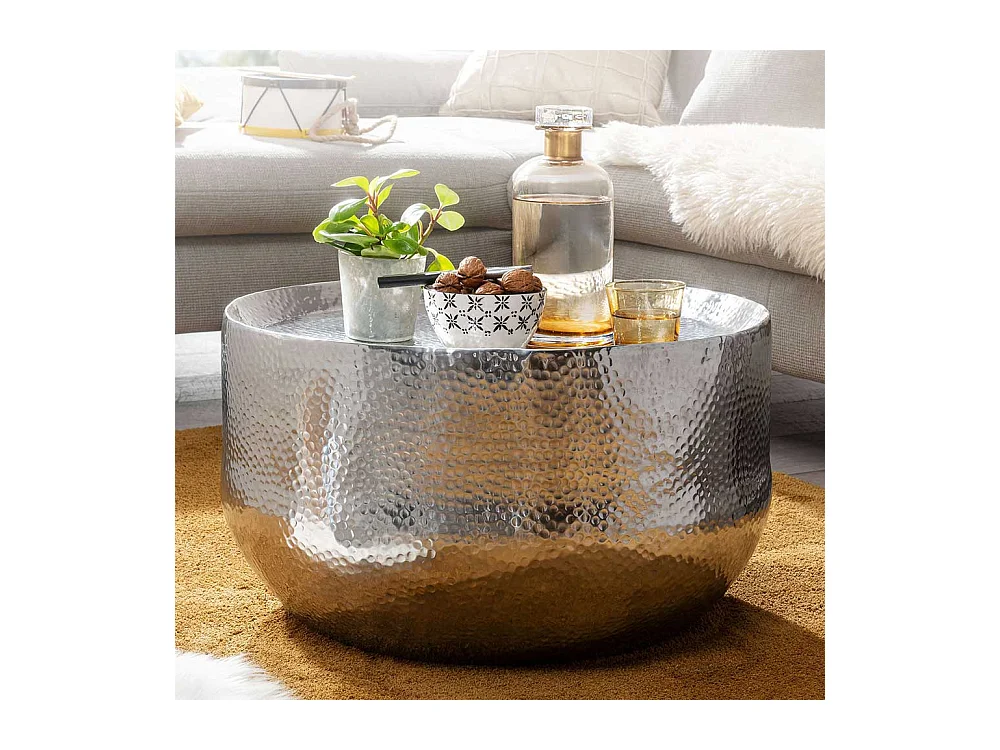 Designcouchtisch Silber aus Aluminium Hammerschlag Optik