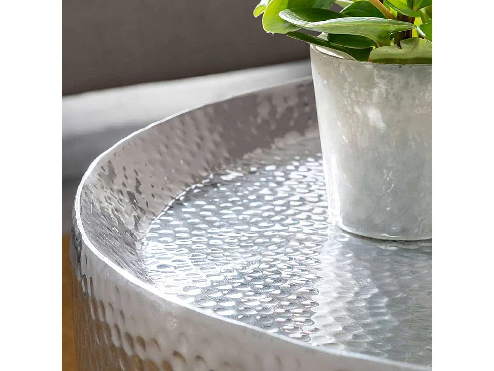 Designcouchtisch Silber aus Aluminium Hammerschlag Optik