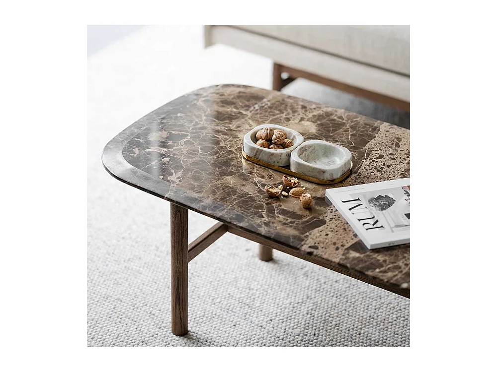 Moderner Wohnzimmertisch mit Marmorplatte Vierfußgestell aus Holz