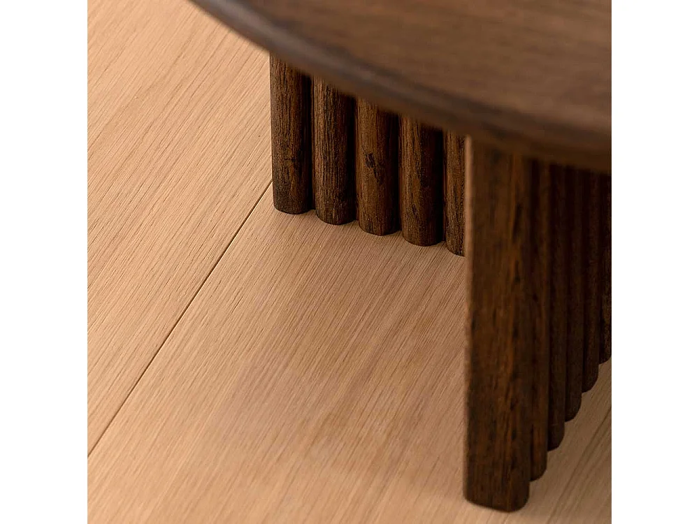 Couchtisch im Skandi Design runder Tischplatte