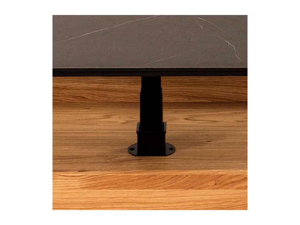 Zentralfuß Tisch in Wildeichefarben Schwarz marmoriert
