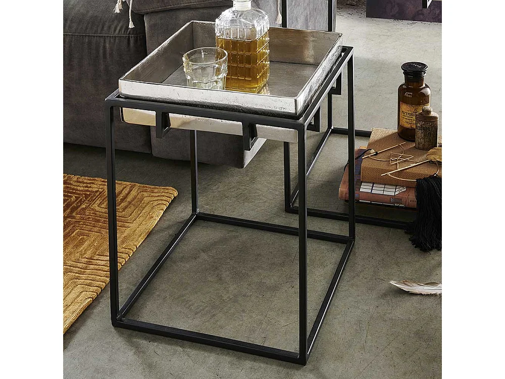 Kleiner Wohnzimmer Tisch mit abnehmbarer Tischplatte Metall