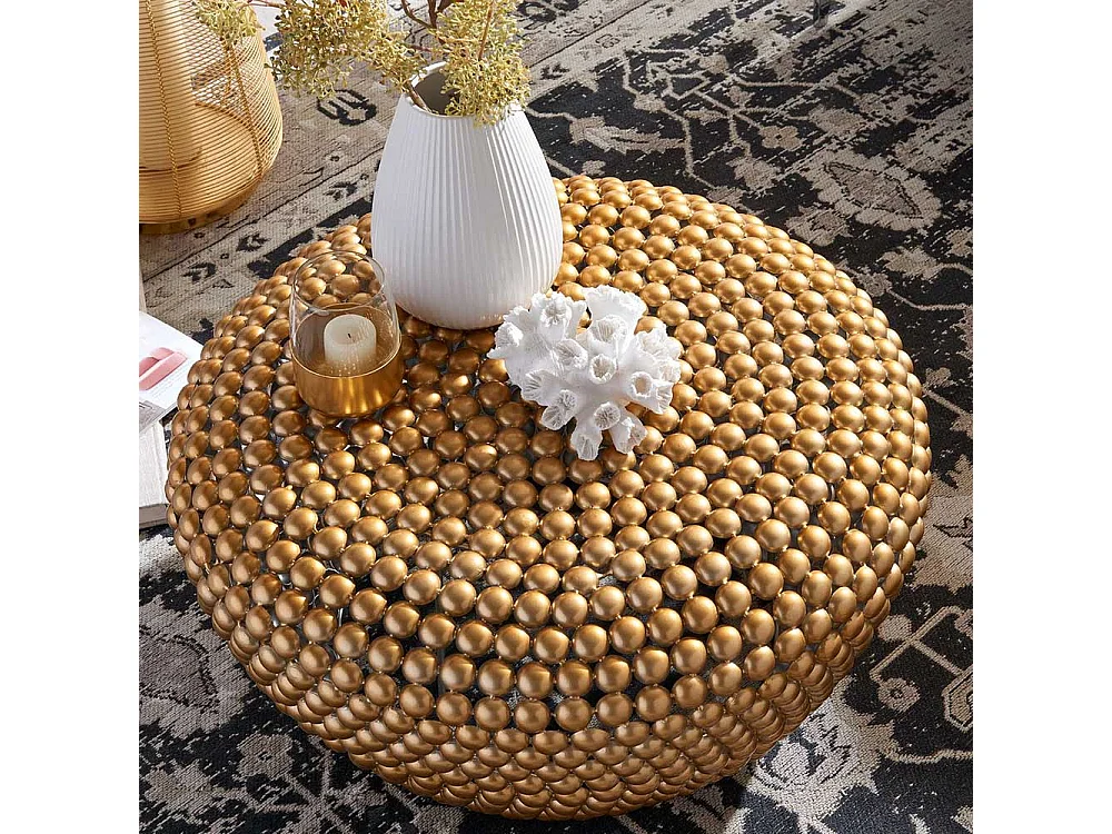 Goldener Wohnzimmertisch im orientalischen Stil handgearbeitet