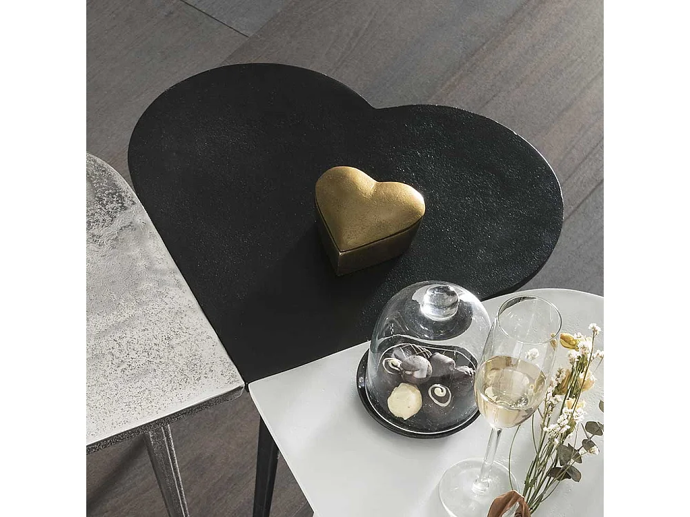 Tisch in Herzform aus Metall Schwarz