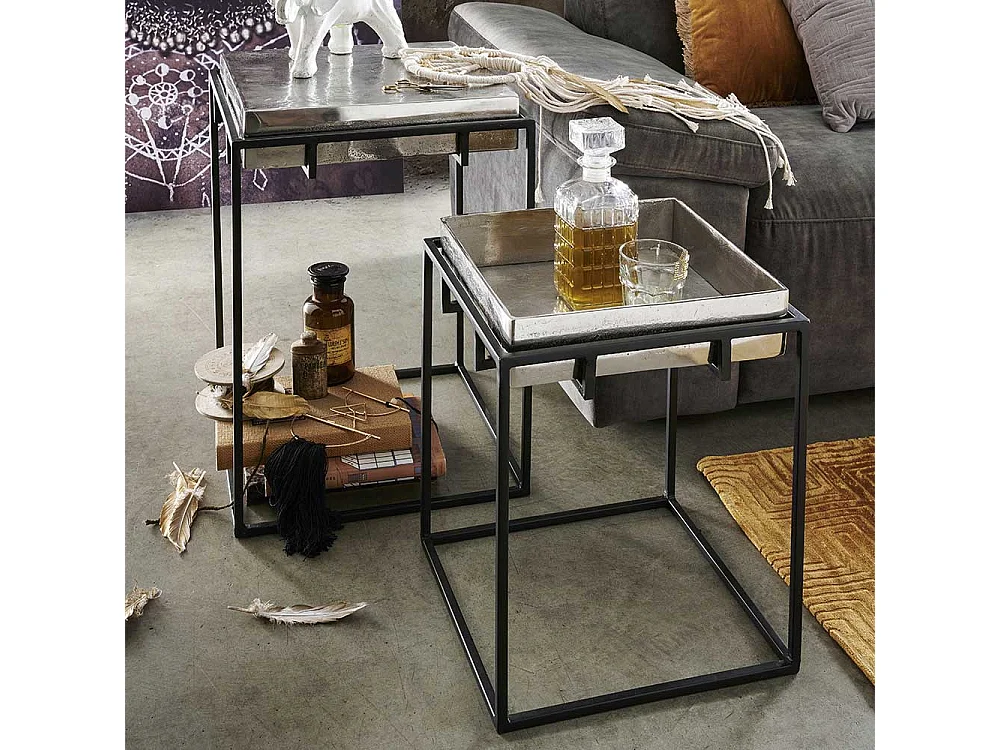 Kleiner Wohnzimmer Tisch mit abnehmbarer Tischplatte Metall