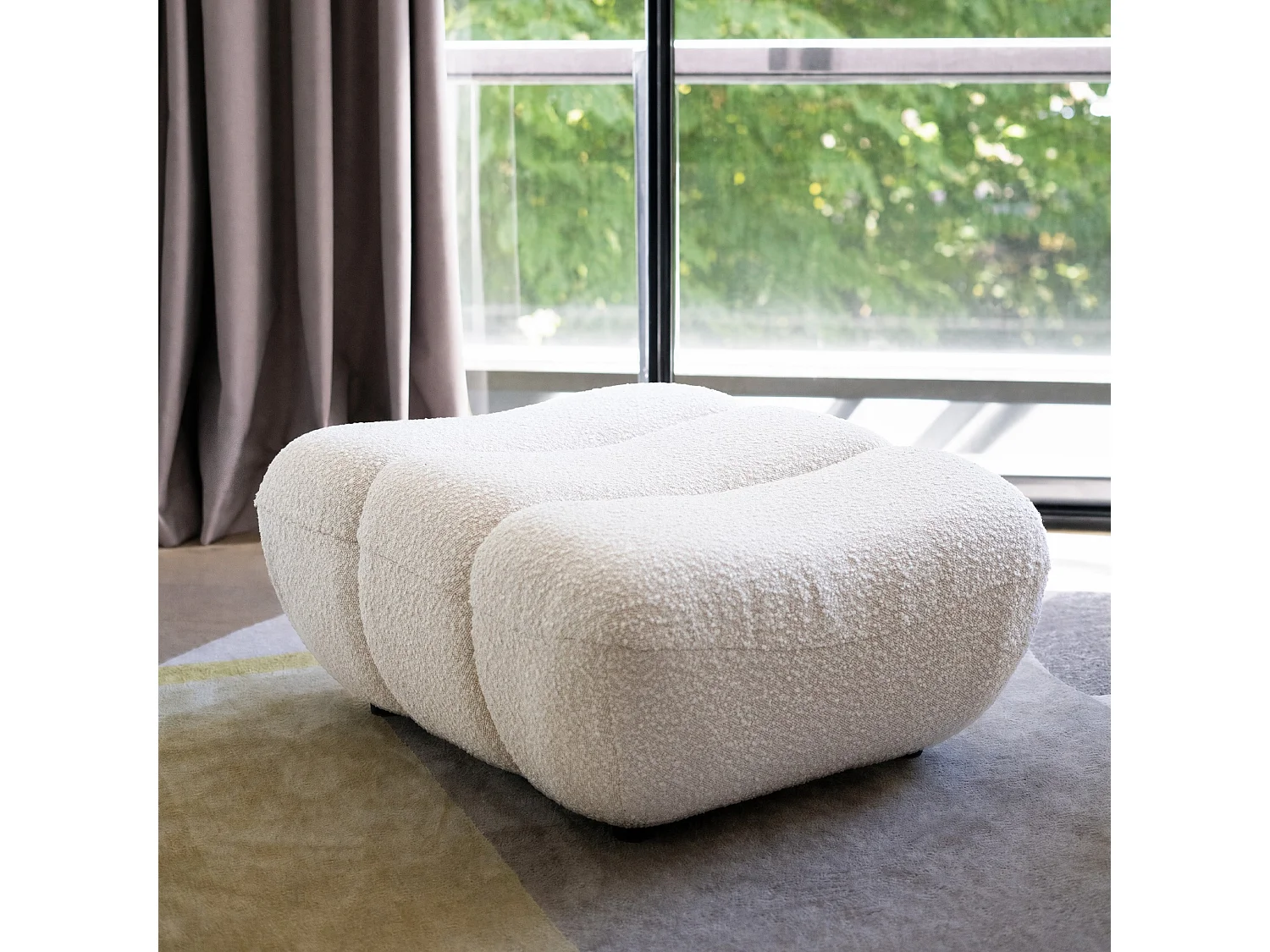 Pouf reposapie en tejido de bucles blanco - Teddy