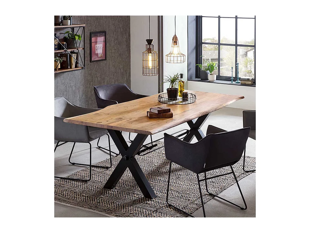 Baumkanten Esszimmertisch aus Akazie Massivholz und Metall Schwarz lackiert