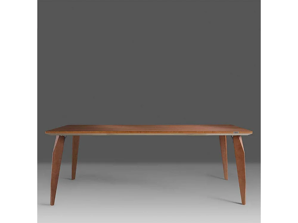 Esszimmertisch in Nussbaumfarben Kante Nickelfarben