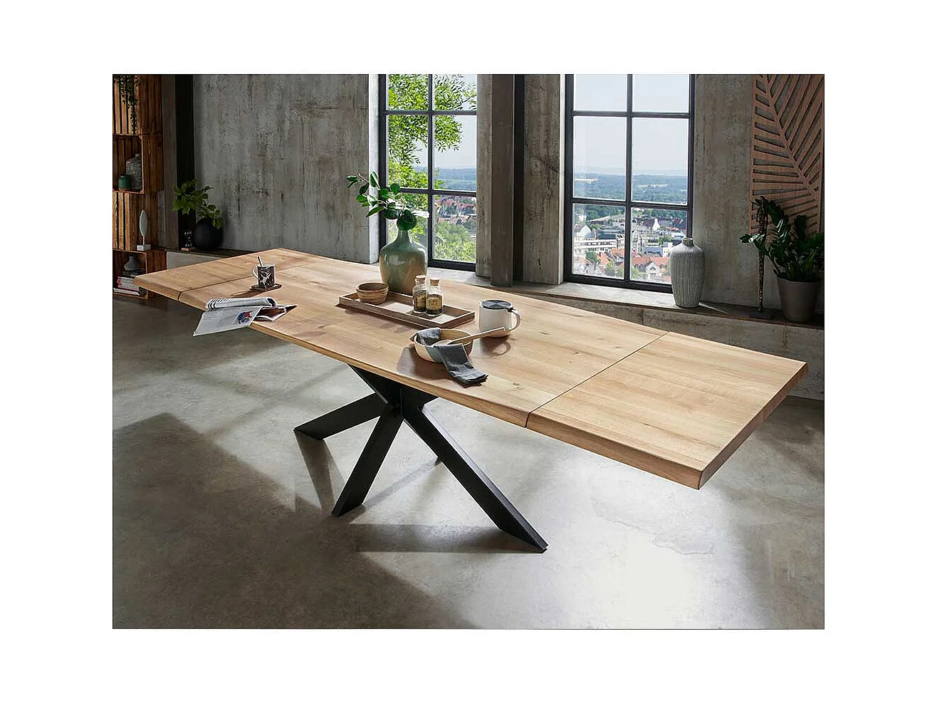 Esstisch aus Wildeiche Massivholz und Stahl Mikado Fußgestell