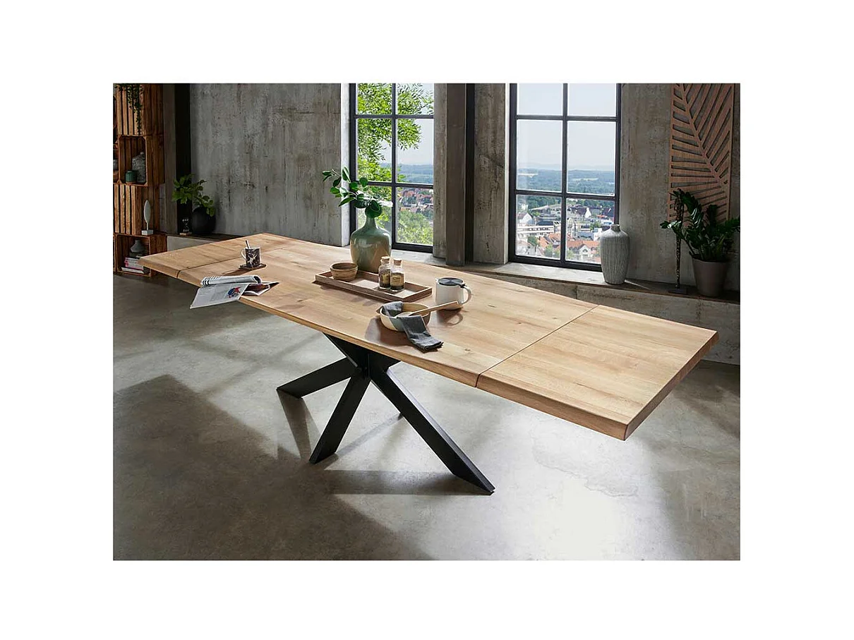 Esszimmertisch aus Wildeiche Massivholz und Stahl Spider Gestell