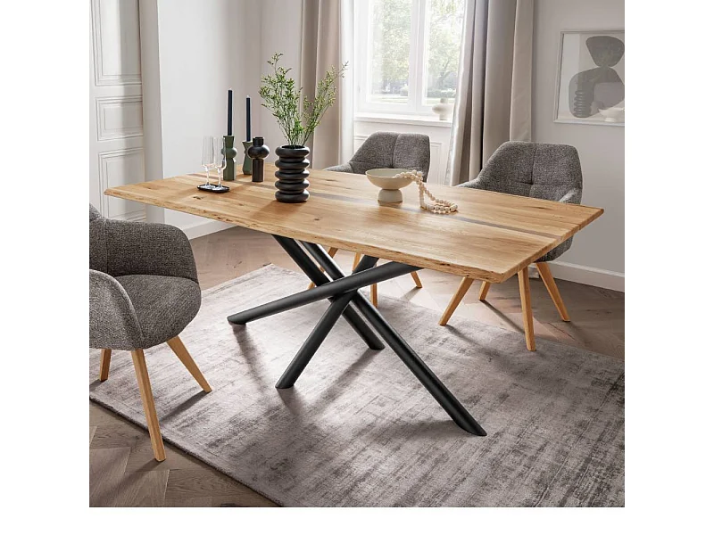 Esstisch Massivholztisch mit natürlicher Baumkante in modernem Design