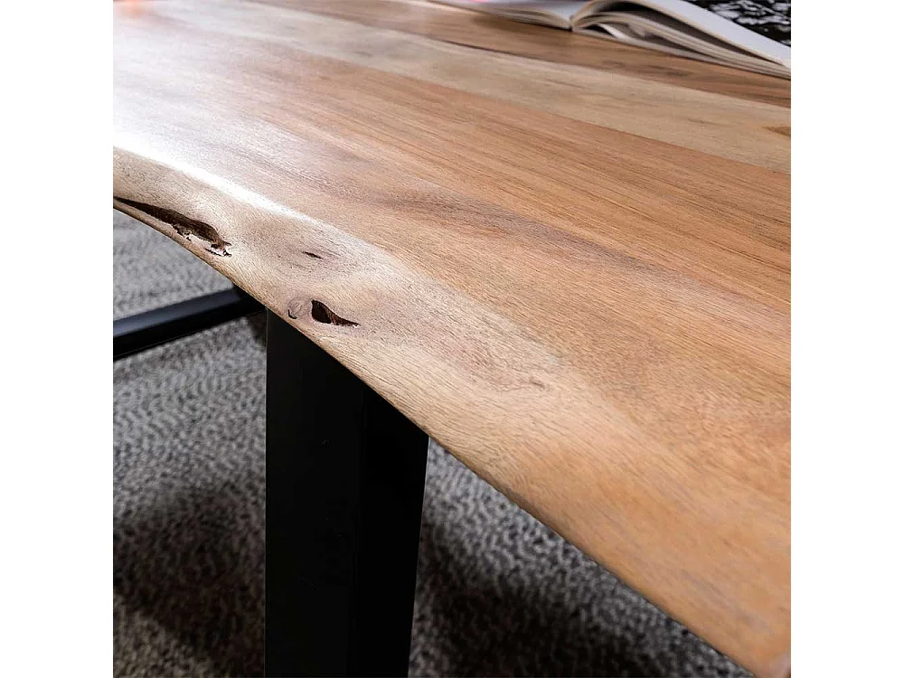 Baumkanten Esstisch aus Akazie Massivholz und Stahl Loft Design