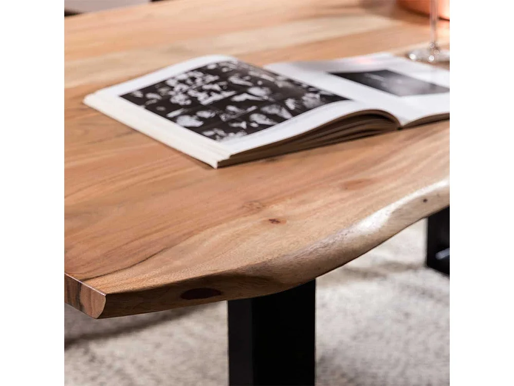 Baumkanten Esstisch aus Akazie Massivholz und Stahl Loft Design