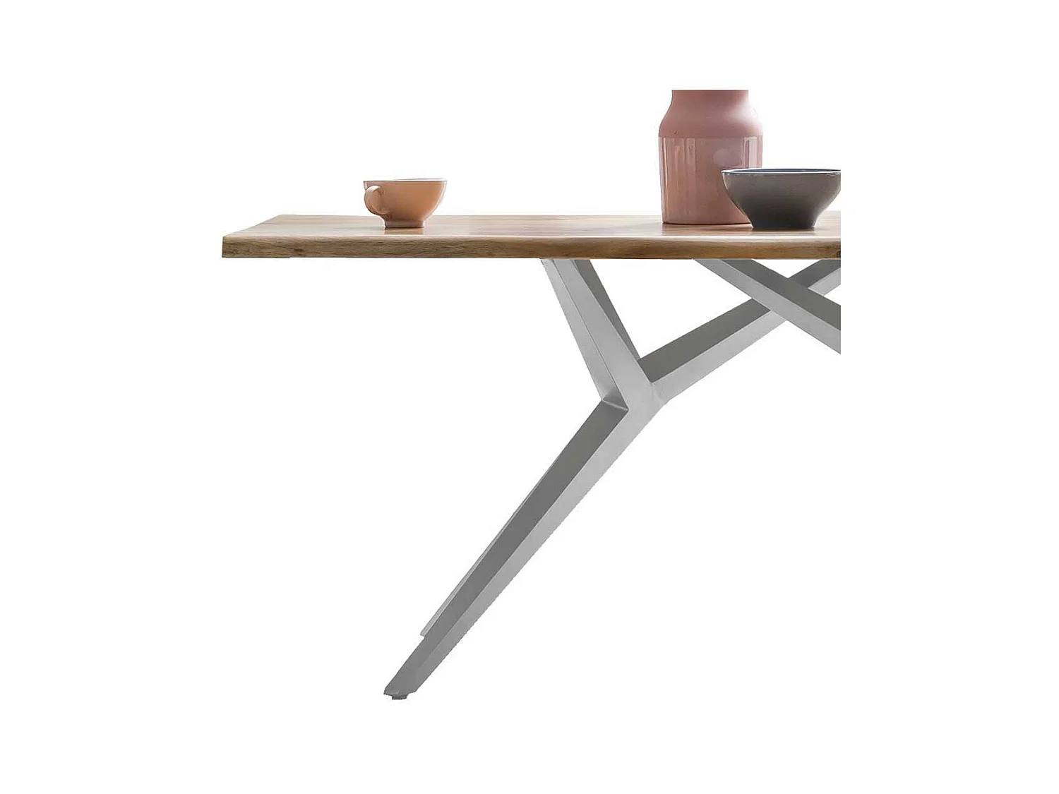 Tisch aus Akazie Massivholz und Eisen modern