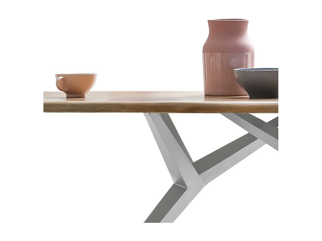 Tisch aus Akazie Massivholz und Eisen modern