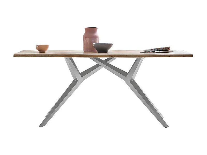 Tisch aus Akazie Massivholz und Eisen modern