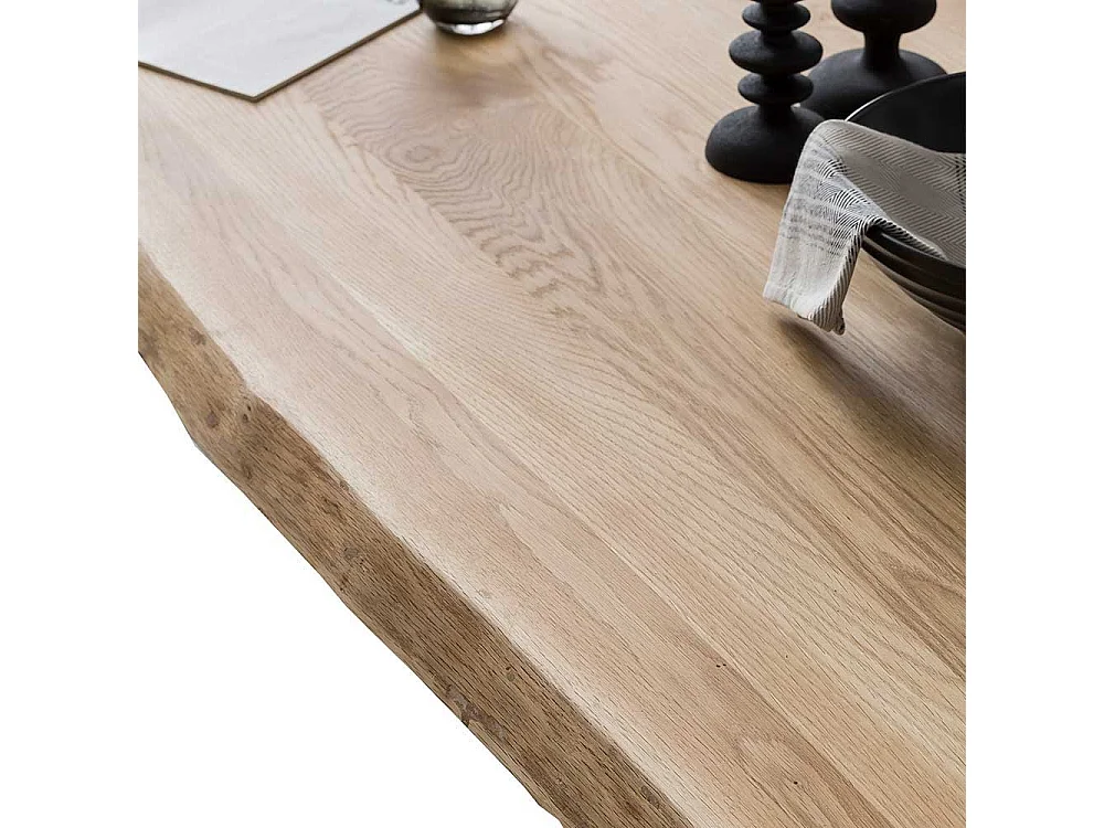 Baumkantentisch aus Eiche Massivholz und Metall X Gestell