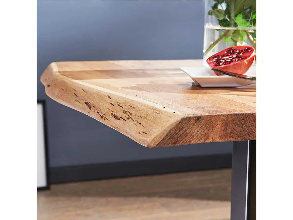 Kleiner Esstisch mit Baumkante Akazie Massivholz und Edelstahl