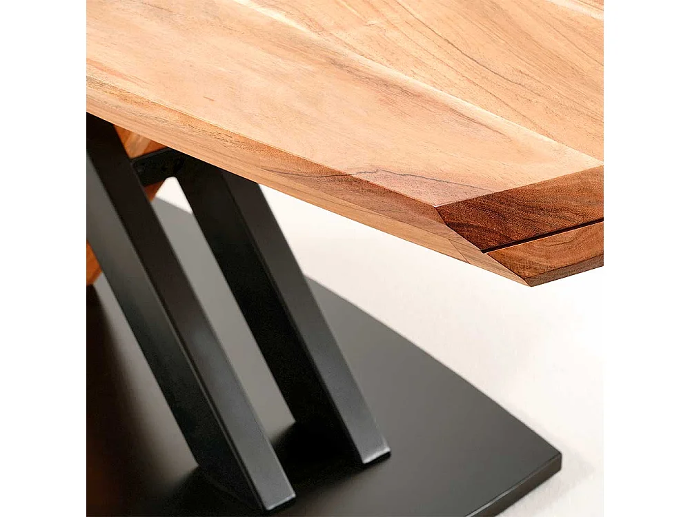 Esstisch in Akaziefarben Massivholz Oberfläche