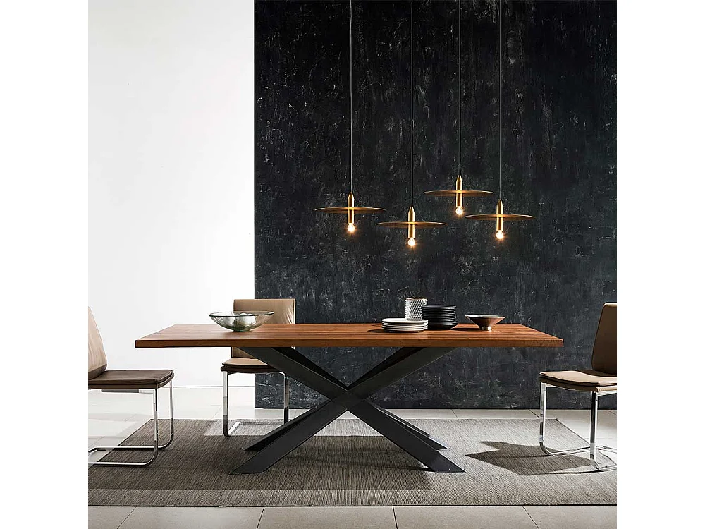 Esstisch aus Nussbaum Massivholz und Eisen X-Fußgestell in Anthrazit