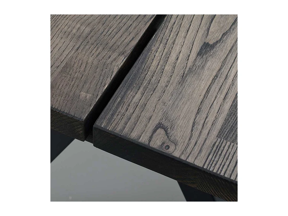 Hochwertiger Küchentisch in Eiche Braun Metallgestell in A Form