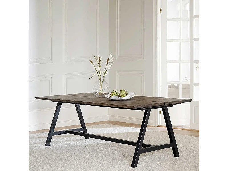 Hochwertiger Küchentisch in Eiche Braun Metallgestell in A Form