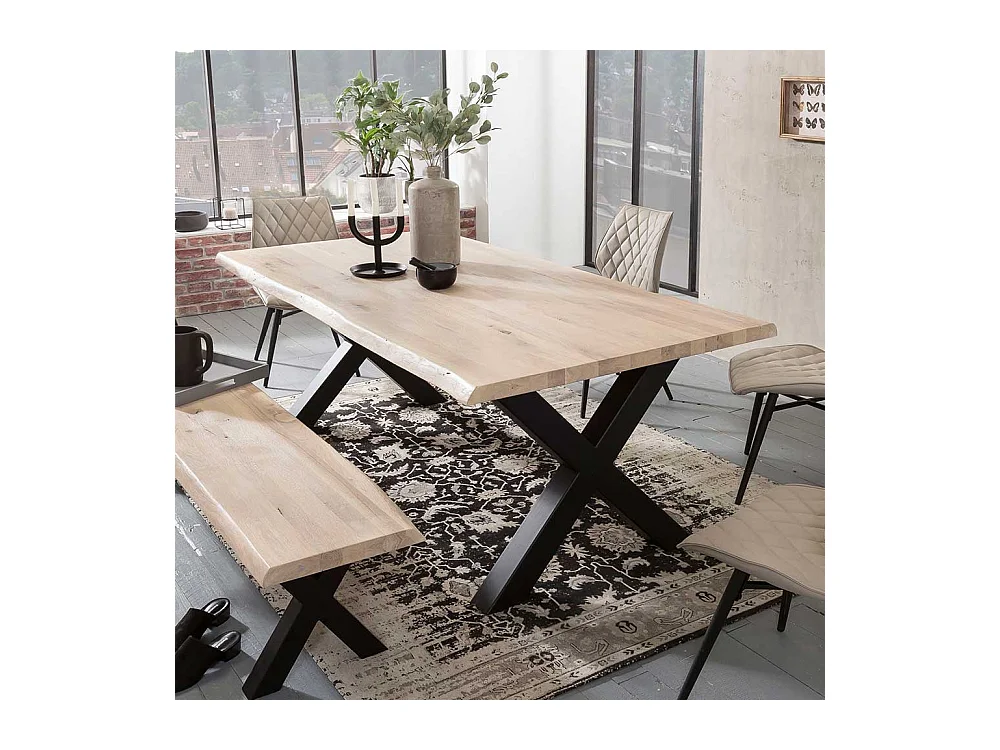 Baumkanten Esstisch aus Eiche massiv und White Wash geölt X-Fußgestell