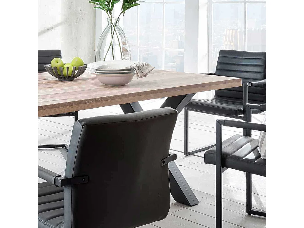 Tisch Massivholz Wildeiche in Holz gekälkt und Schwarz X Füßen