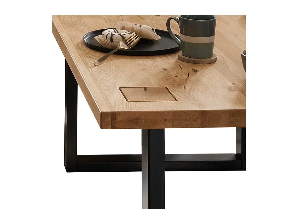 Wildeiche Esszimmer Tisch in modernem Design Bügelgestell