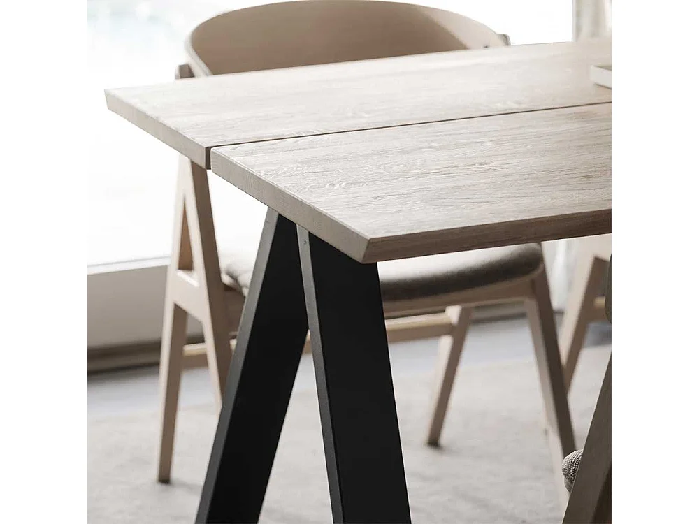 Moderner Esstisch aus Eiche Massivholz und Metall schwarz 170 cm breit