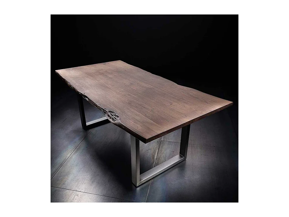 Baumkantentisch in Walnussfarben und Silber Akazie Massivholz und Edelstahl