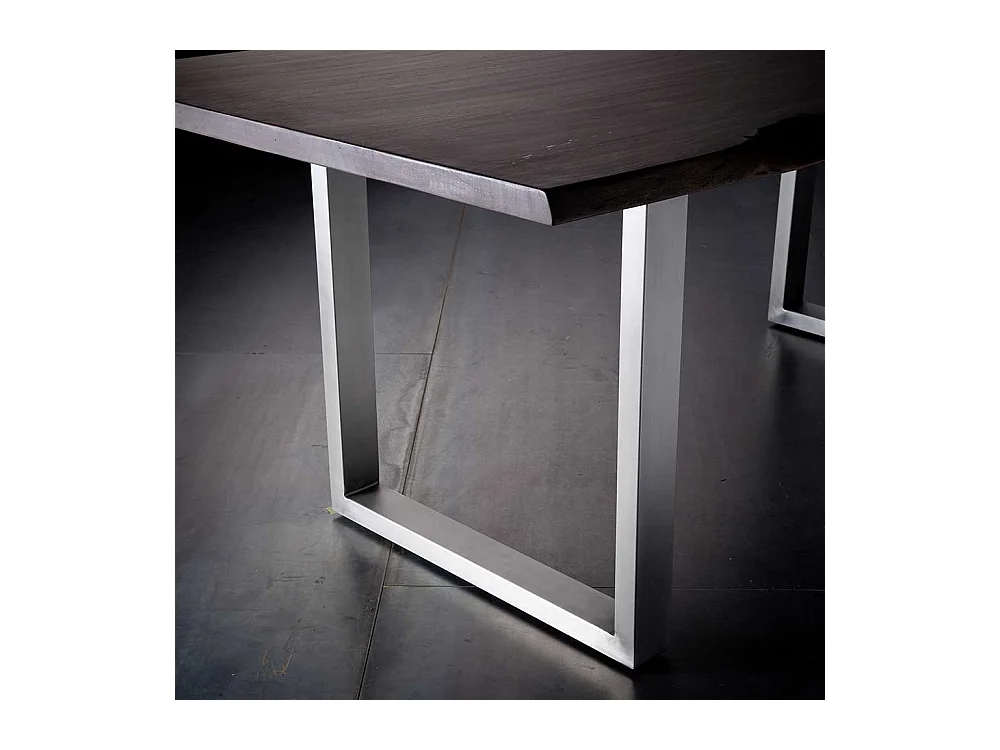 Baumkantentisch in Walnussfarben und Silber Akazie Massivholz und Edelstahl