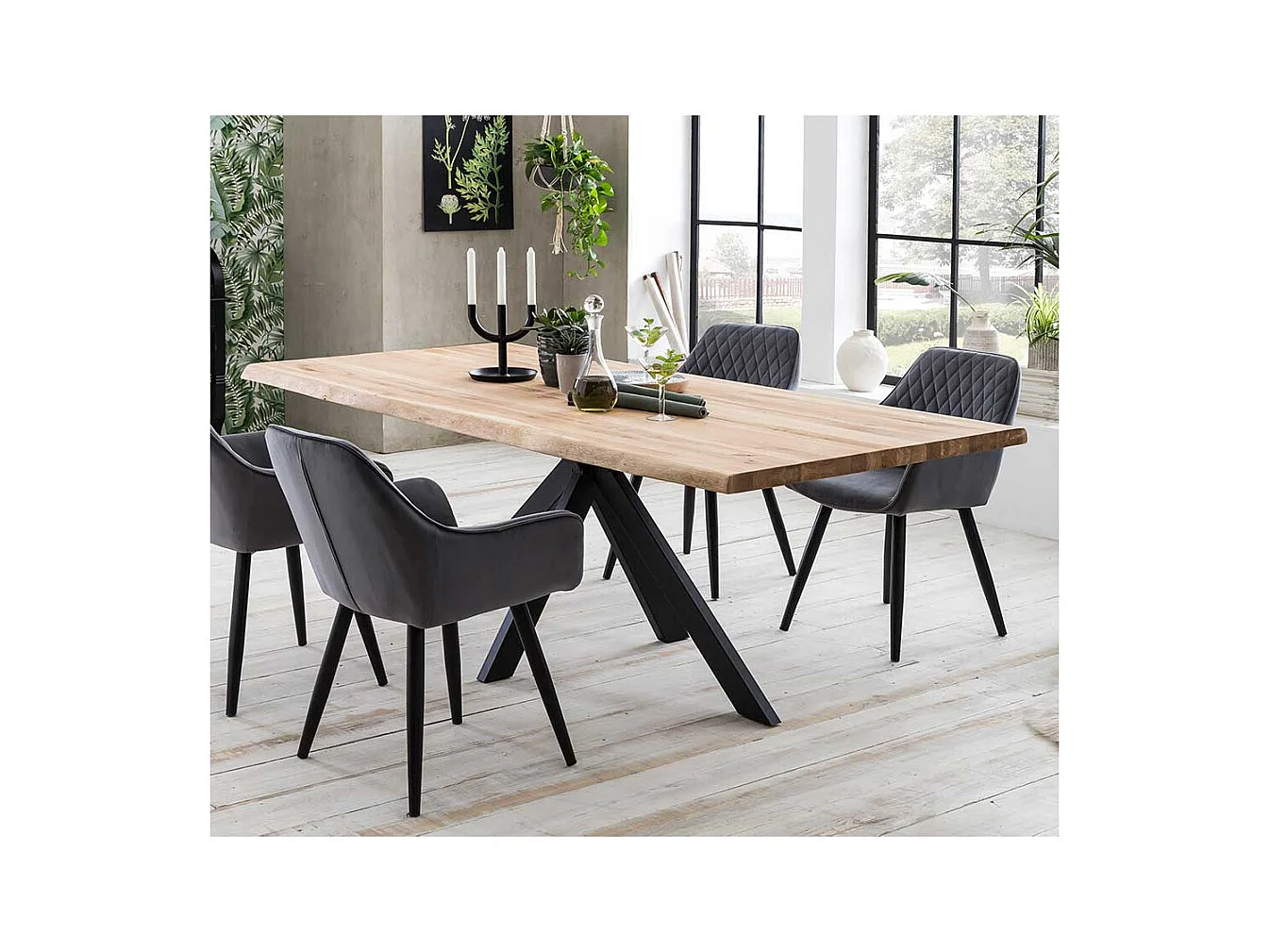 Esstisch aus Eiche Massivholz 4-Fußgestell aus schwarzem Metall