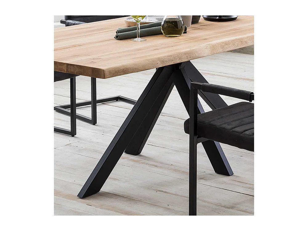 Esstisch aus Eiche Massivholz 4-Fußgestell aus schwarzem Metall
