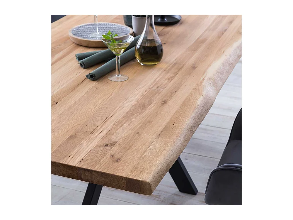 Esstisch aus Eiche Massivholz 4-Fußgestell aus schwarzem Metall