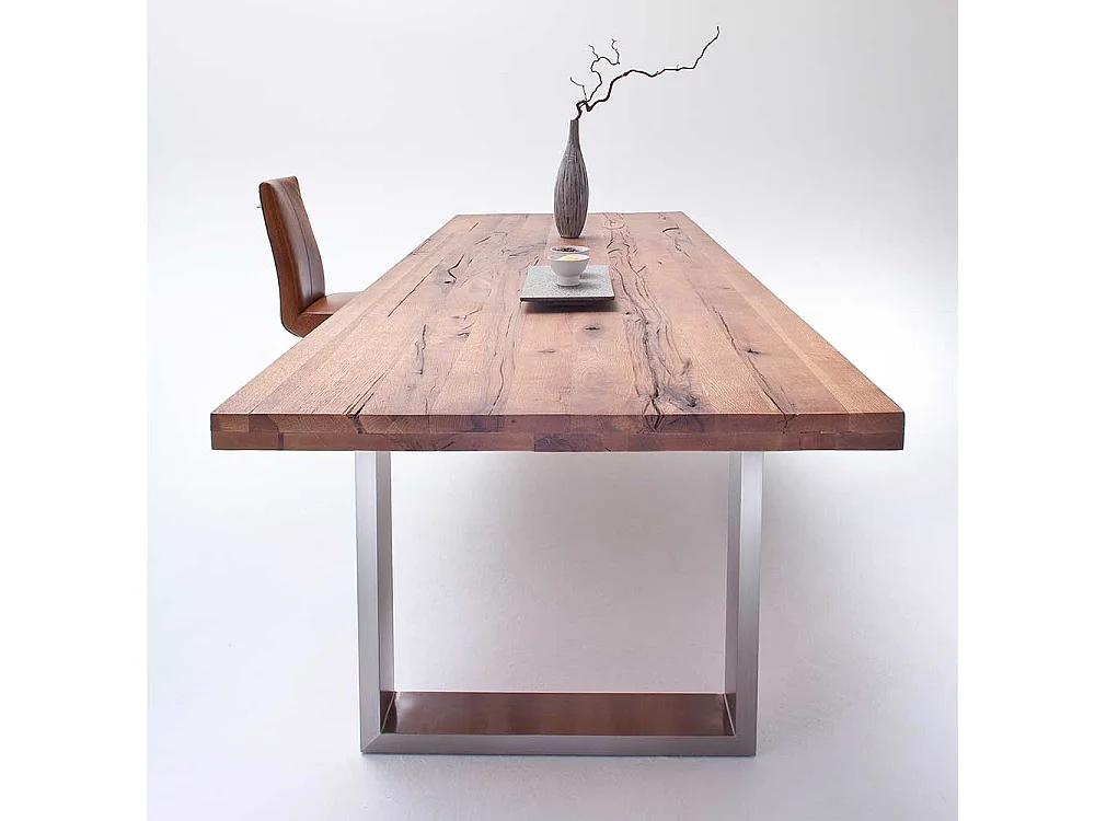 Esszimmertisch aus Zerreiche massiv dunkel lackiert Edelstahl Bügelgestell