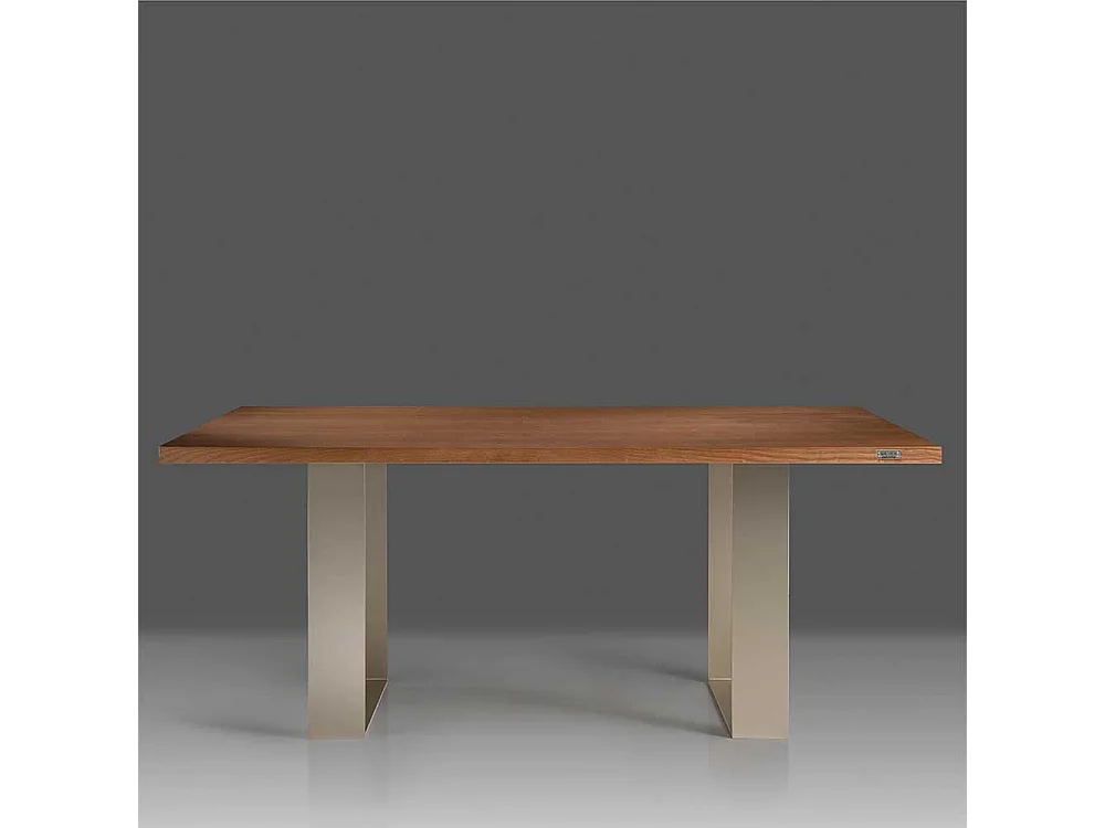 Tisch Esszimmer in modernem Design Bügelgestell