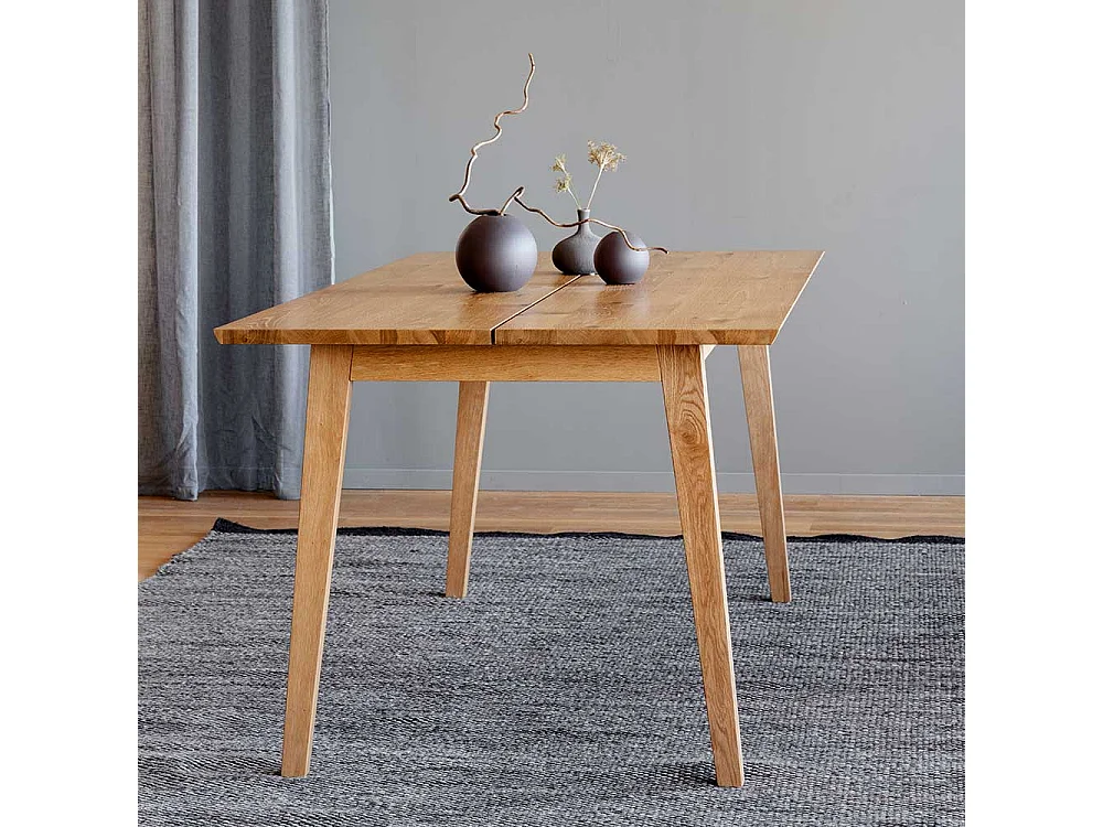 Esszimmertisch mit Eiche furniert modern