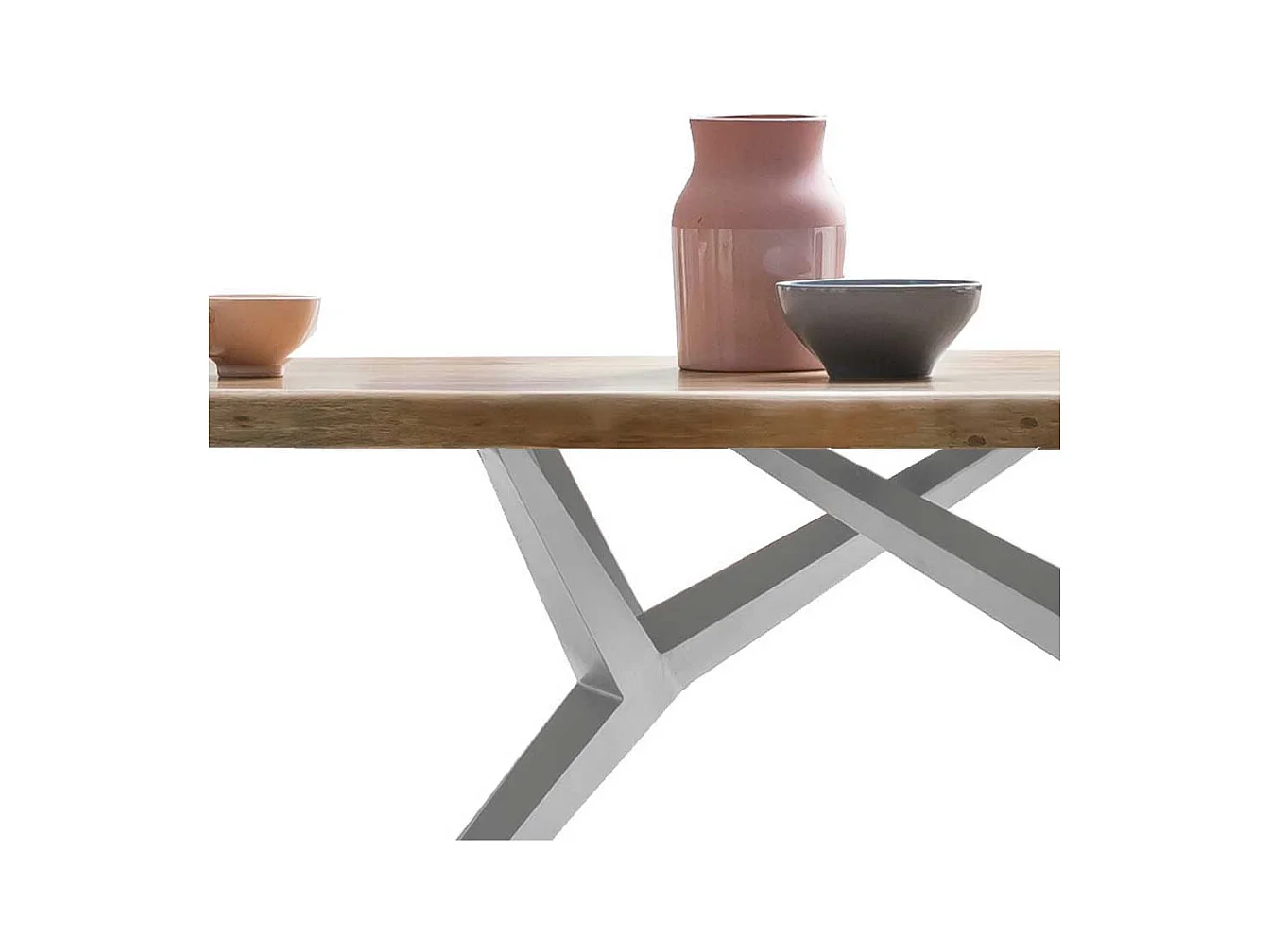 Küchentisch aus Akazie Massivholz und Eisen modern