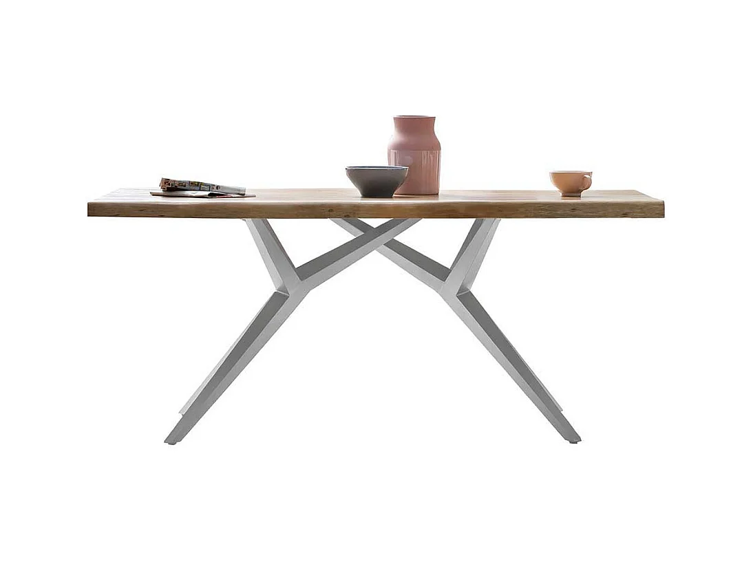 Küchentisch aus Akazie Massivholz und Eisen modern