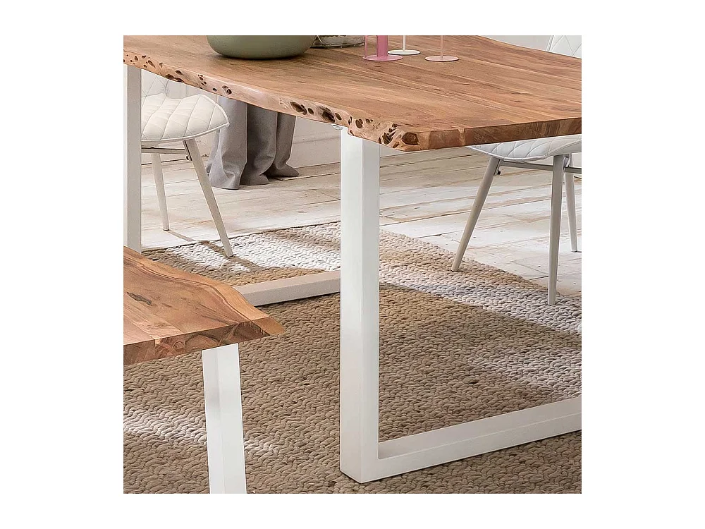 Baumkanten Esszimmertisch aus Akazie Massivholz Bügelgestell in Weiß