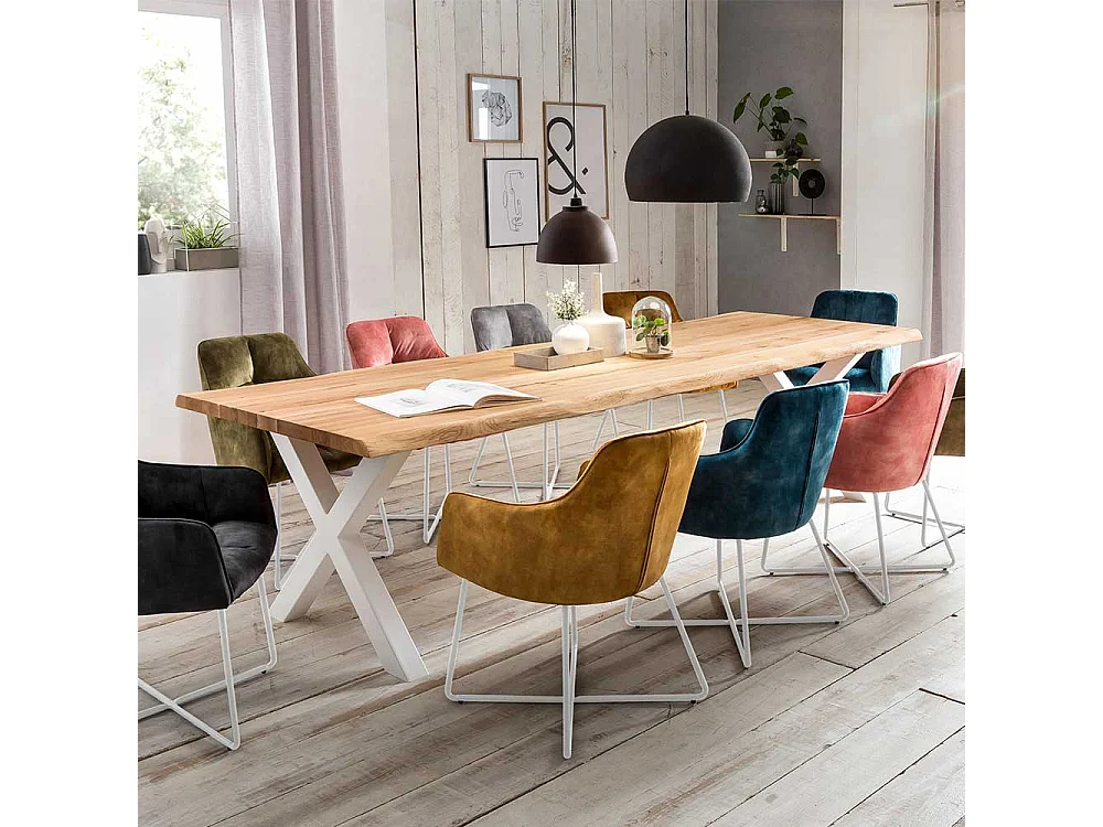Baumkanten Esszimmertisch aus Eiche Massivholz und Metall modern