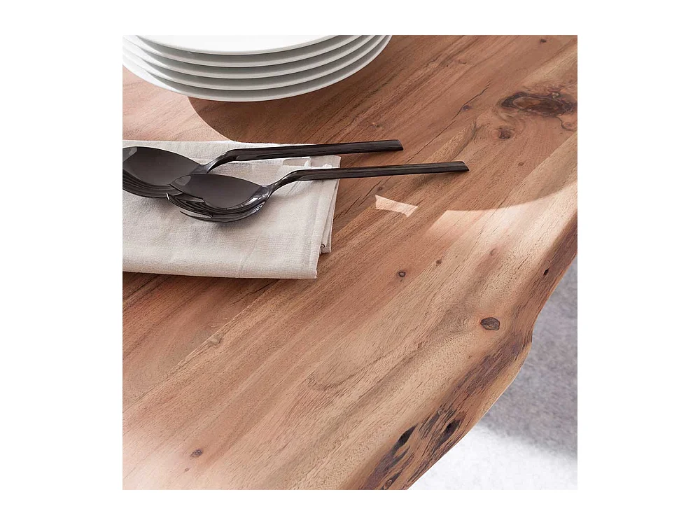 Esstisch Holztisch aus Massivholz mit natürlicher Baumkante