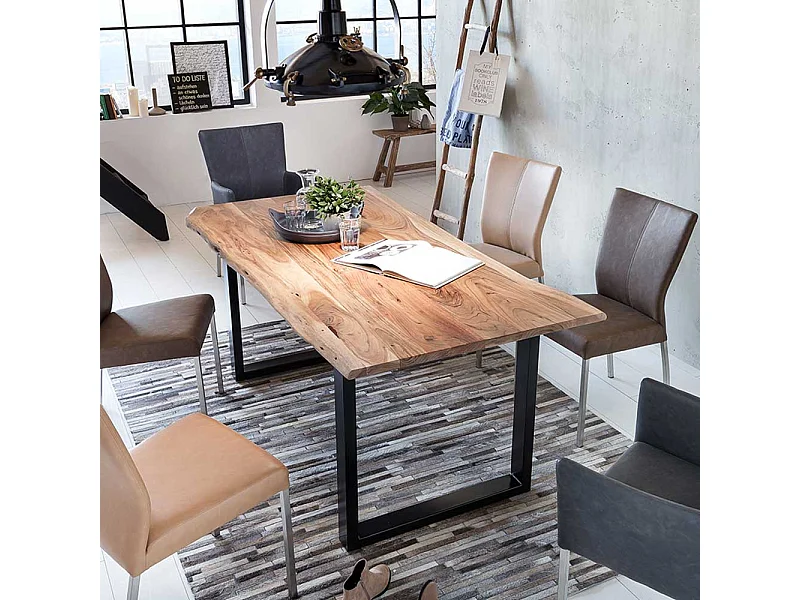 Baumkanten Tisch aus Akazie Massivholz und Eisen Loft Design